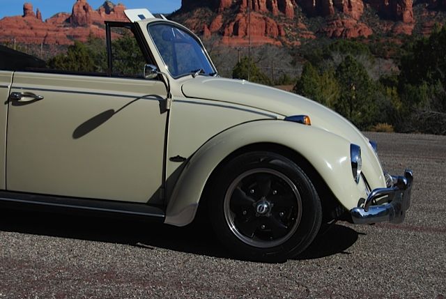 Front and rear gravel guards on the fenders are the only accessories.